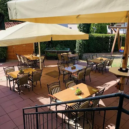 Gruener Baum Hotel